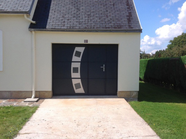Remplacement porte de garage enroulable télécommandée  